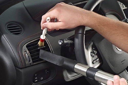 Ve Sinh Dieu Hoa O To Mua Nang Nong