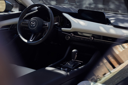 Me Man Voi Noi That Cua Mazda 3 Moi